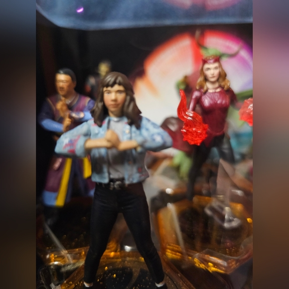 Doctor Strange And The Multiverse Of Madness Deluxe Figurine Playset - Picture 3 of 16